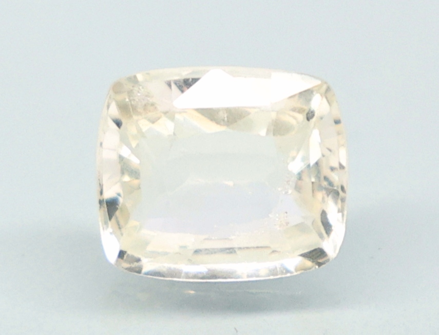 YELLOW SAPPHIRE 3.92 Ct. YELLOW SAPPHIRE 3.92 Ct.