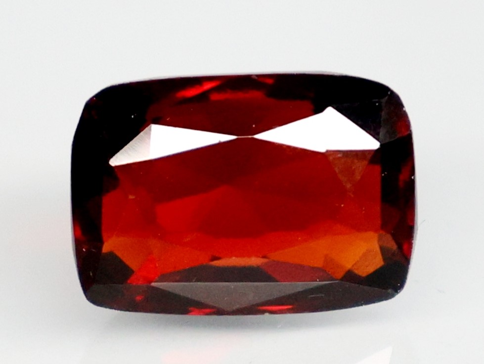 HESSONITE GOMED 7.85 Ct.
