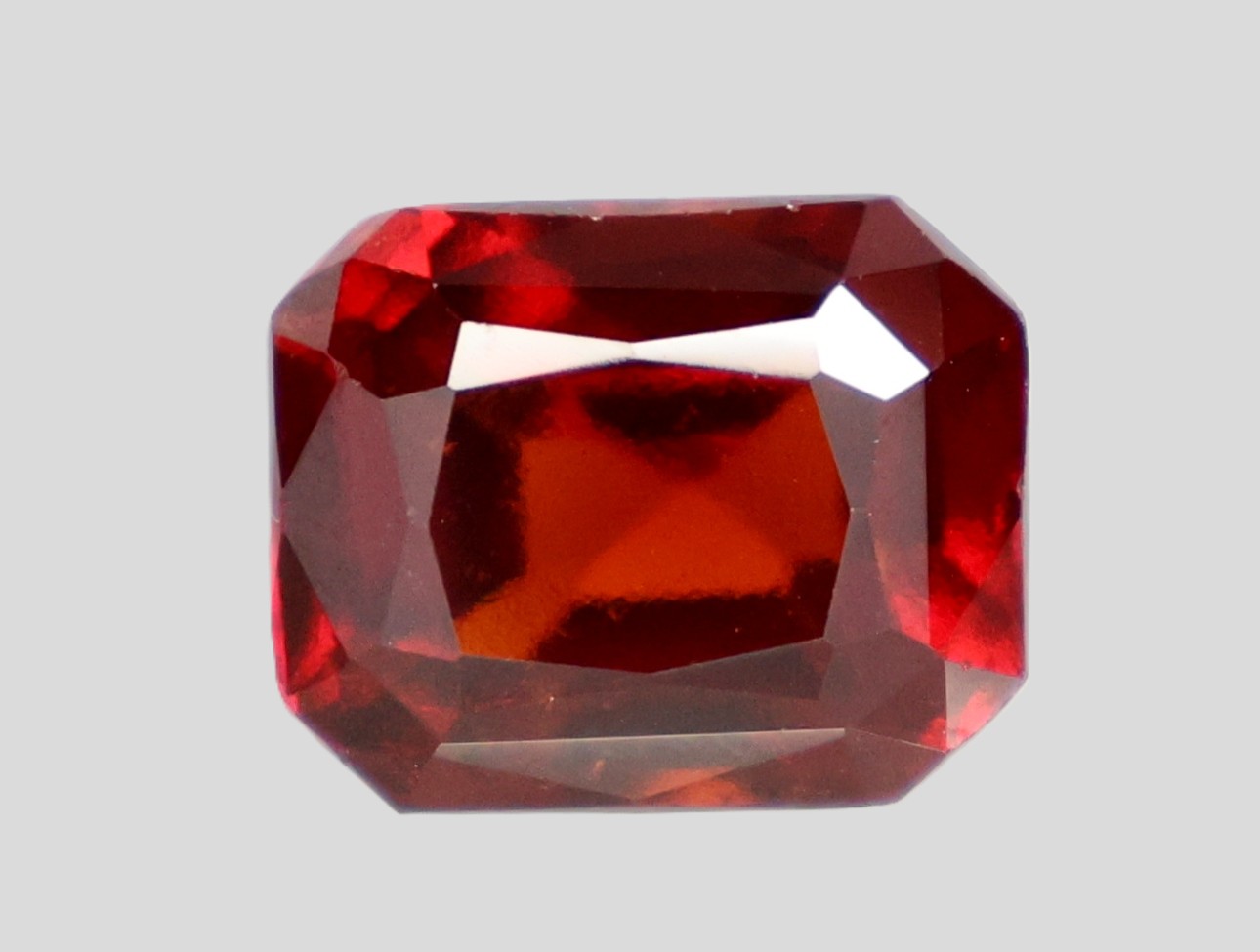 HESSONITE GOMED 9.99 Ct. HESSONITE GOMED 9.99 Ct.