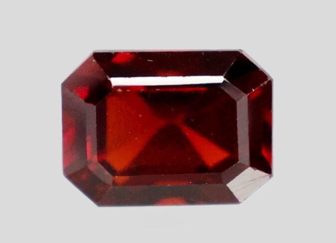 HESSONITE GOMED 8.23 Ct. HESSONITE GOMED 8.23 Ct.