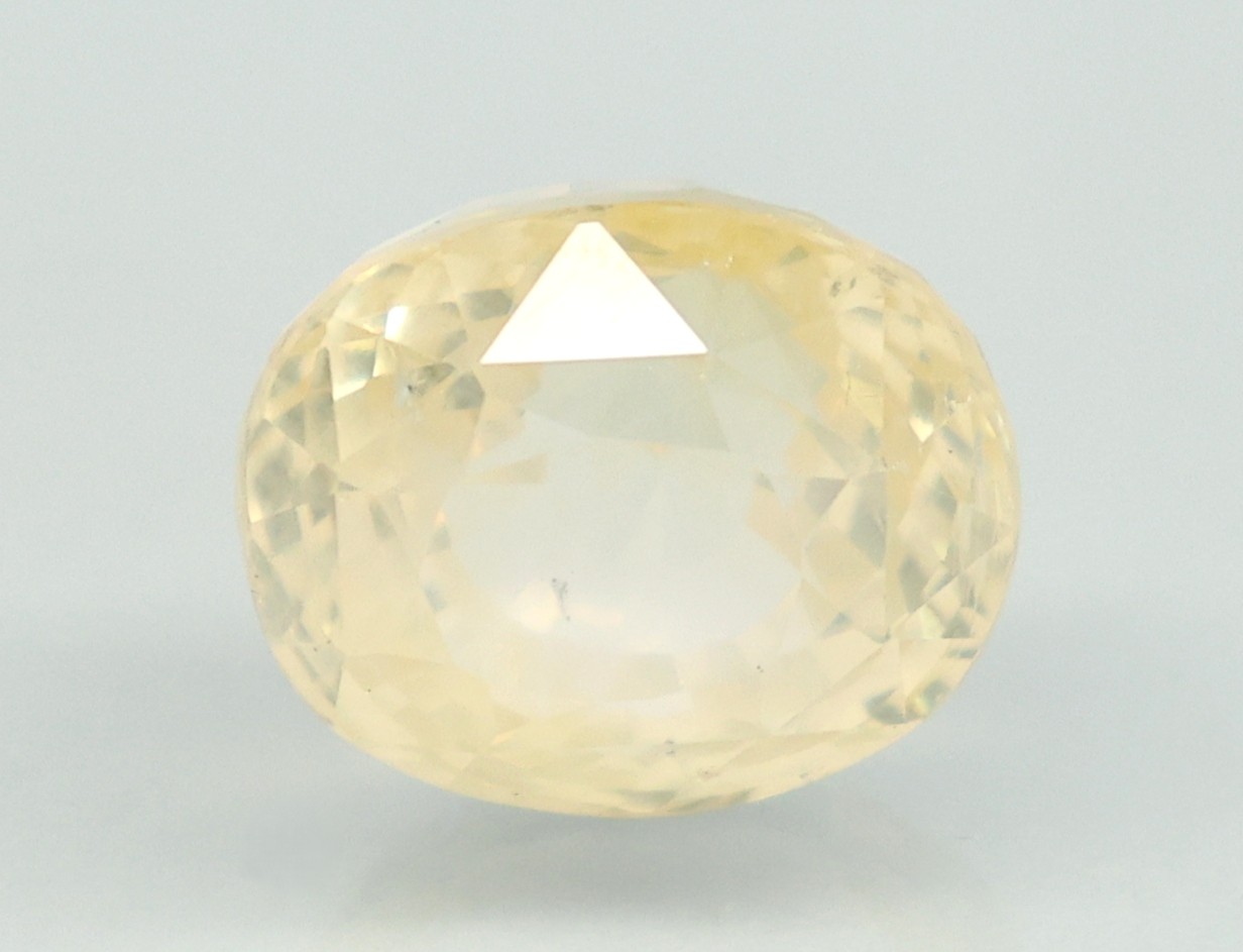 YELLOW SAPPHIRE 10.63 Ct. YELLOW SAPPHIRE 10.63 Ct.