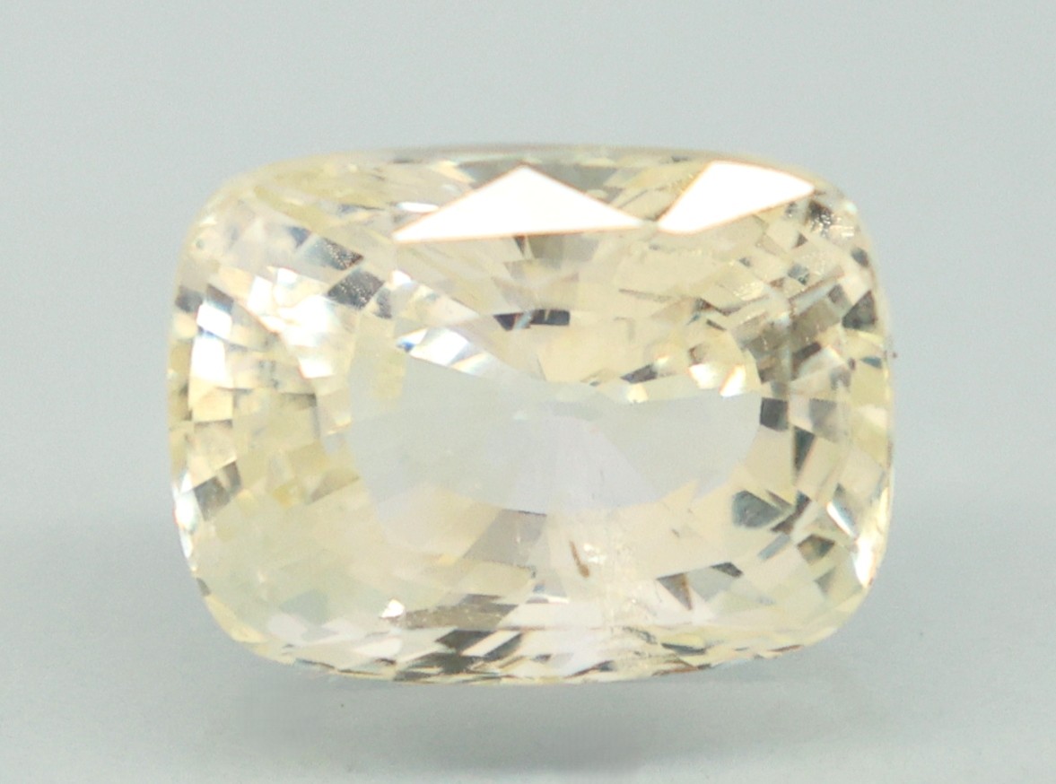 YELLOW SAPPHIRE 7.37 Ct. YELLOW SAPPHIRE 7.37 Ct.