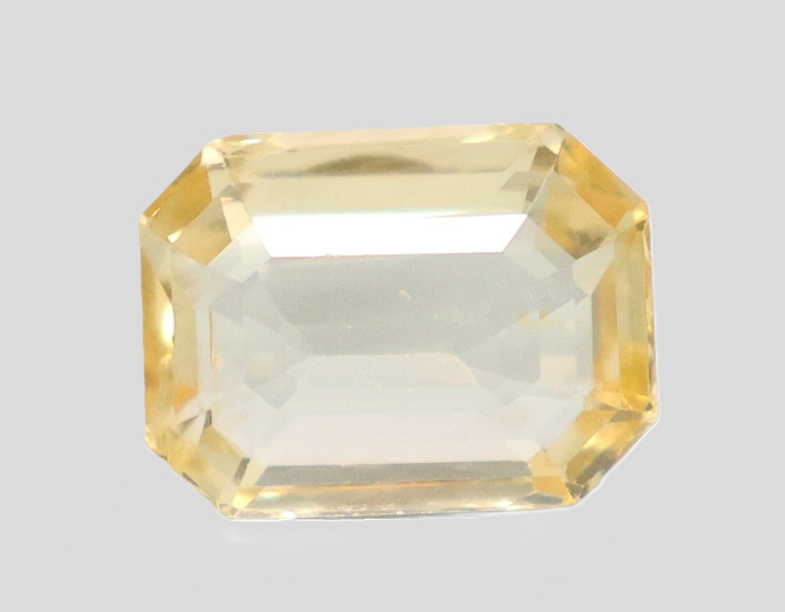 YELLOW SAPPHIRE 6.83 Ct.