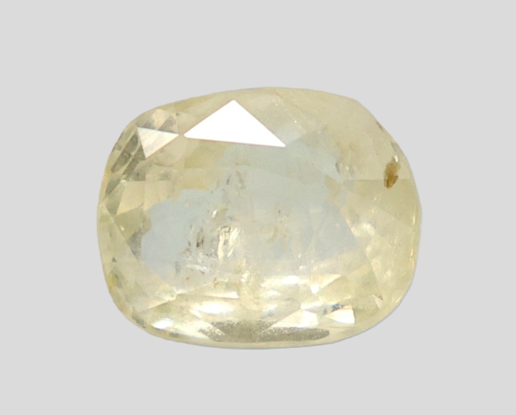 YELLOW SAPPHIRE 3.61 Ct.