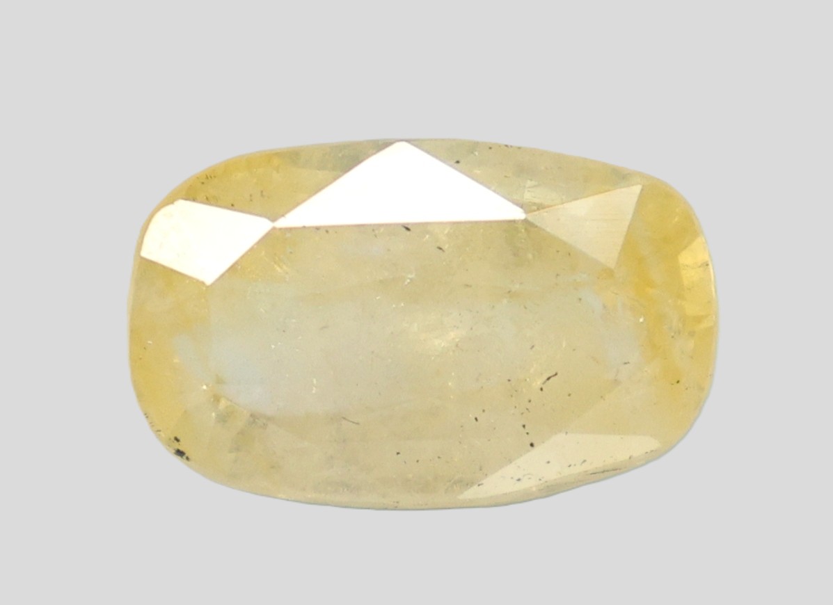 YELLOW SAPPHIRE 6.73 Ct.