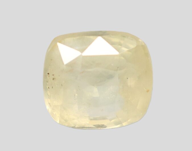 YELLOW SAPPHIRE 5.08 Ct.