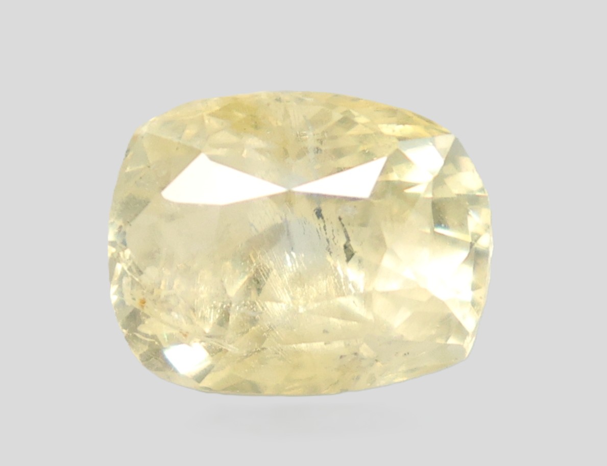 YELLOW SAPPHIRE 4.88 Ct.