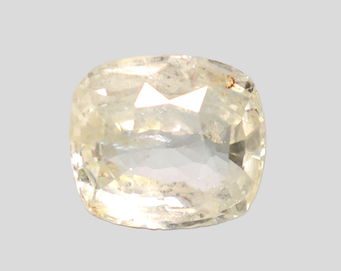 YELLOW SAPPHIRE 4.32 Ct.