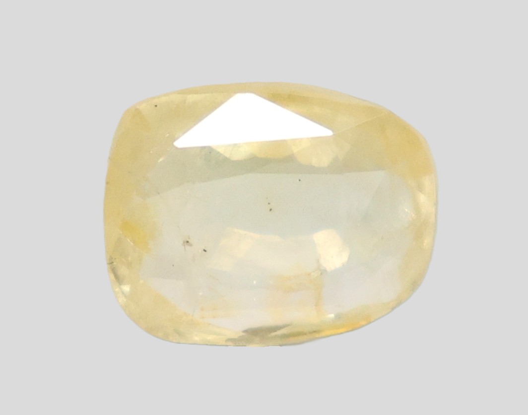YELLOW SAPPHIRE 5.05 Ct.