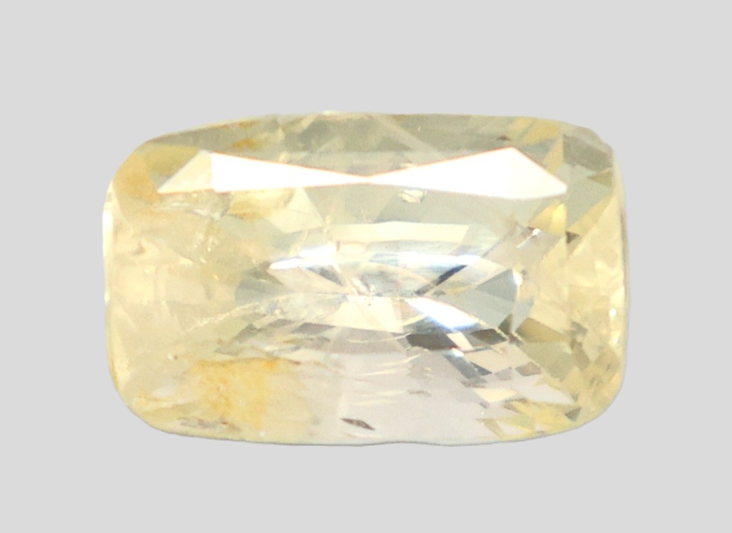 YELLOW SAPPHIRE 4.51 Ct.