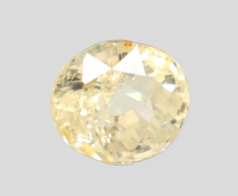 YELLOW SAPPHIRE 3.36 Ct.