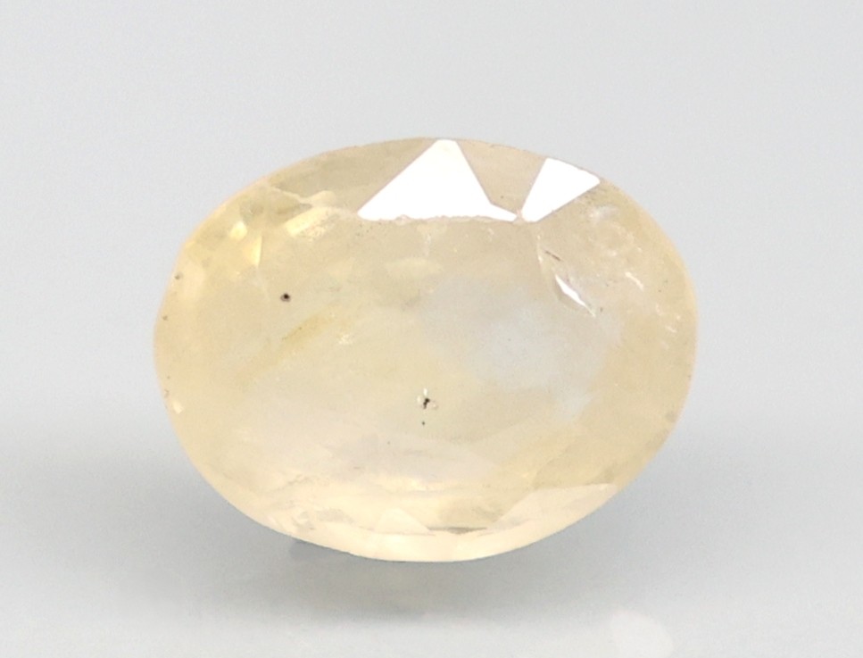YELLOW SAPPHIRE 3.33 Ct.