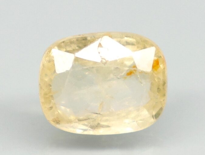 YELLOW SAPPHIRE 3.55 Ct. YELLOW SAPPHIRE 3.55 Ct.