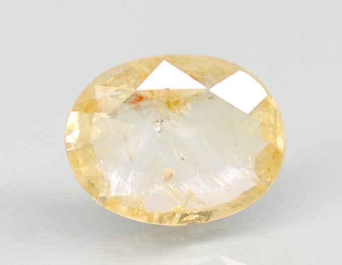 YELLOW SAPPHIRE 2.76 Ct.
