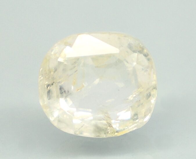 YELLOW SAPPHIRE 3.94 Ct.