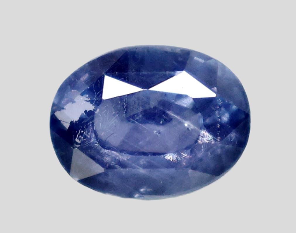 BLUE SAPPHIRE 4.68 Ct.