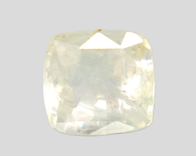 YELLOW SAPPHIRE 6.6 Ct.