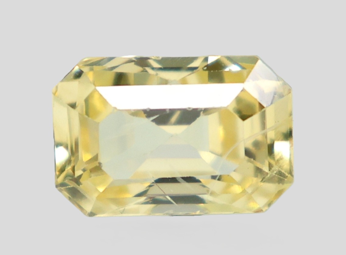 YELLOW SAPPHIRE 6.54 Ct.
