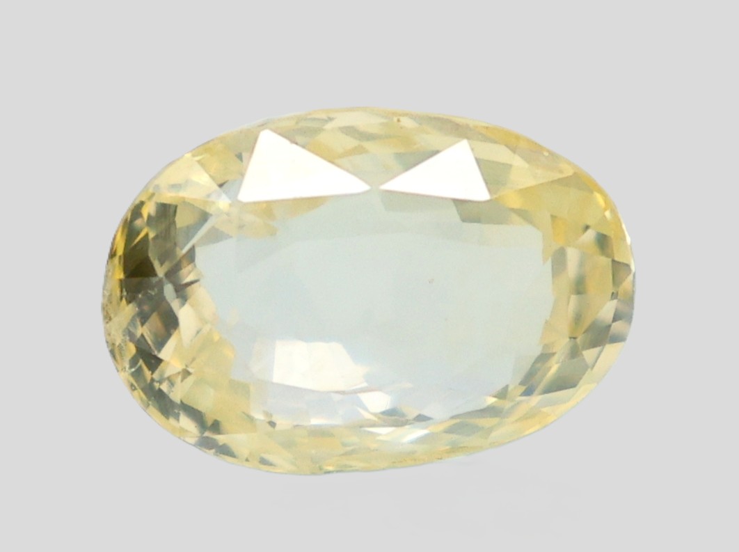 YELLOW SAPPHIRE 5.79 Ct.