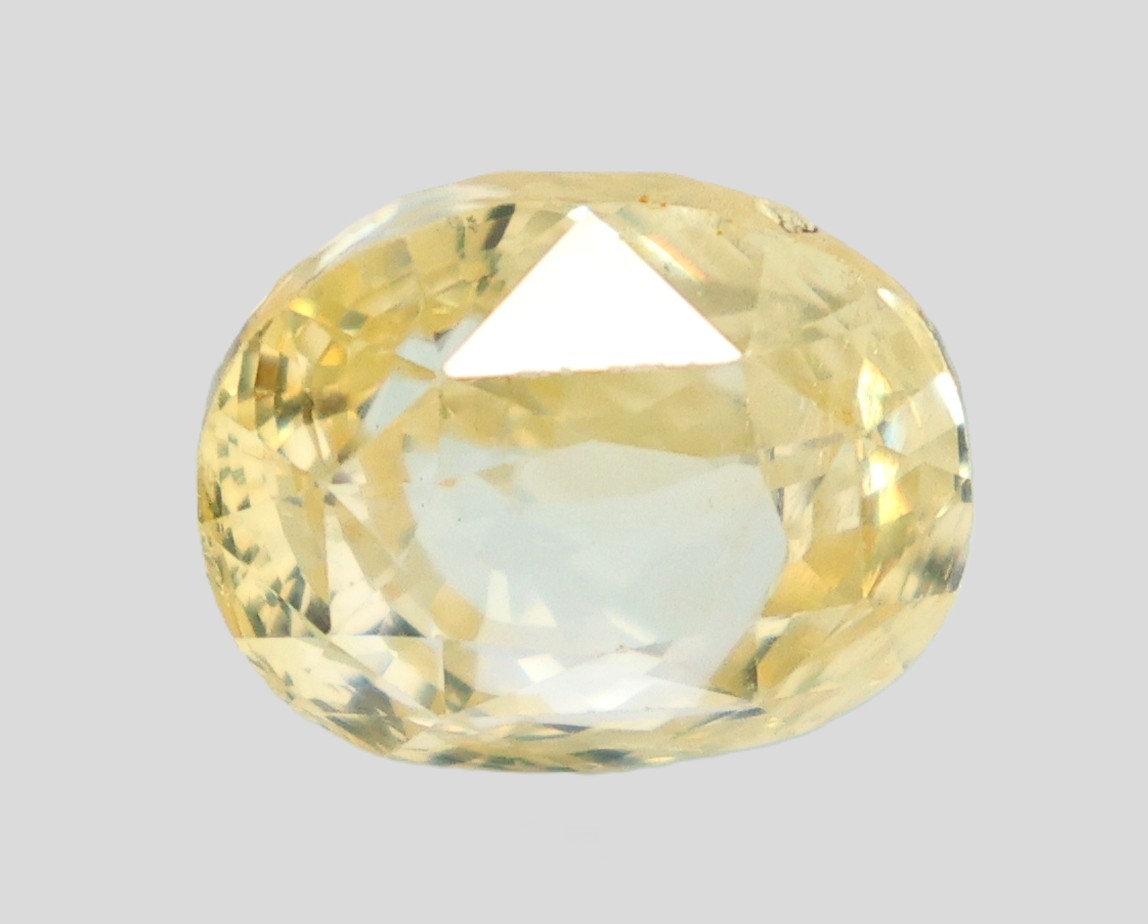 YELLOW SAPPHIRE 6.03 Ct.