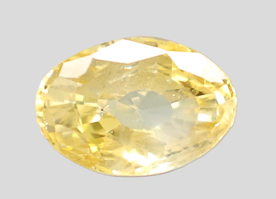 YELLOW SAPPHIRE 5.01 Ct. YELLOW SAPPHIRE 5.01 Ct.