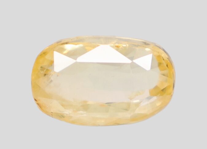 YELLOW SAPPHIRE 7.58 Ct. YELLOW SAPPHIRE 7.58 Ct.