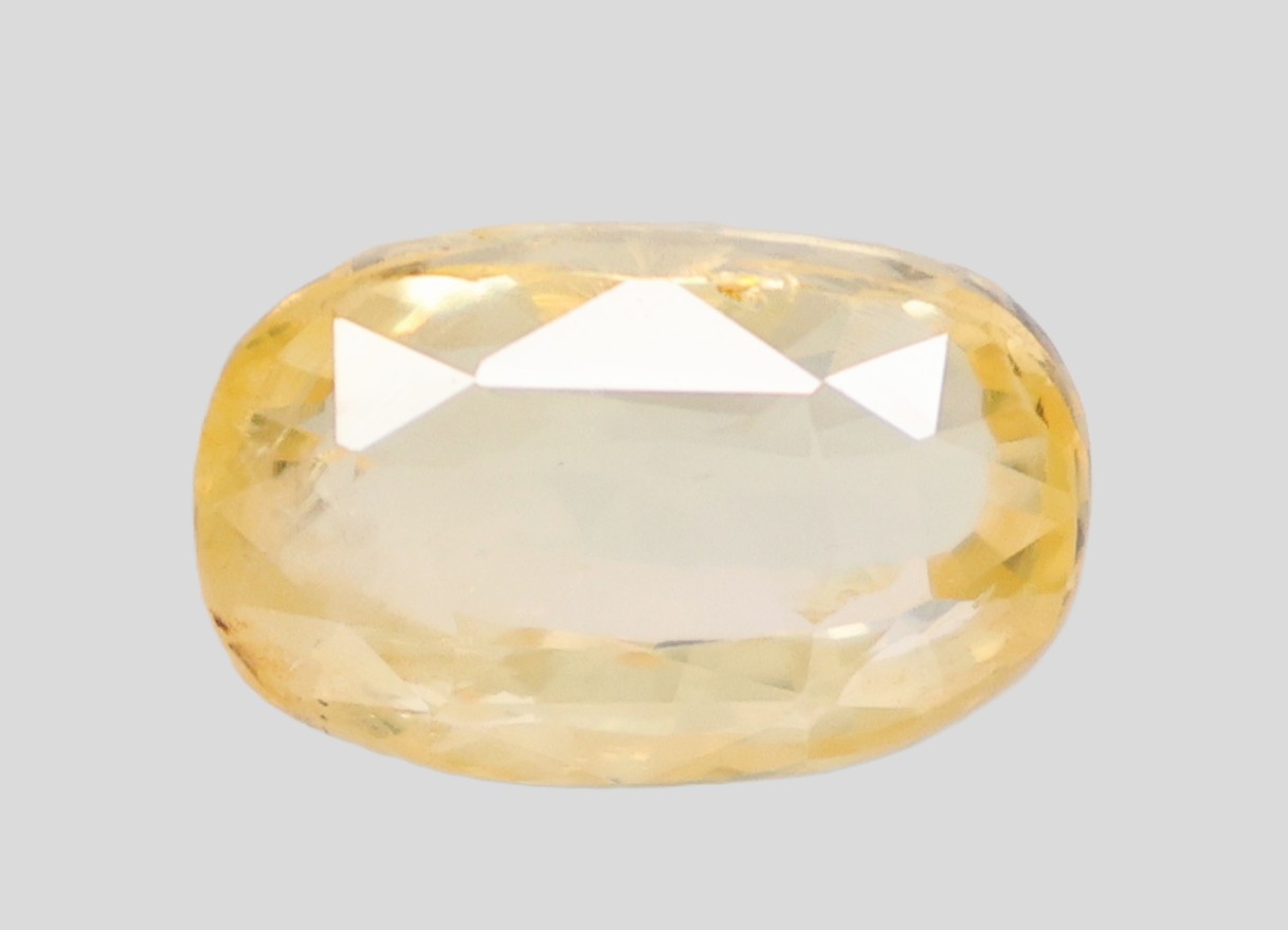 YELLOW SAPPHIRE 7.58 Ct. YELLOW SAPPHIRE 7.58 Ct.