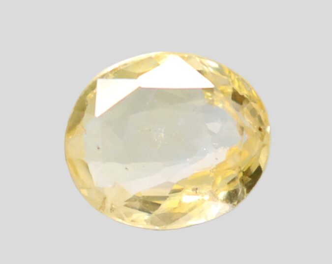 YELLOW SAPPHIRE 5.05 Ct.