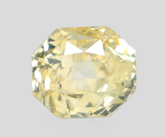 YELLOW SAPPHIRE 6.63 Ct. YELLOW SAPPHIRE 6.63 Ct.