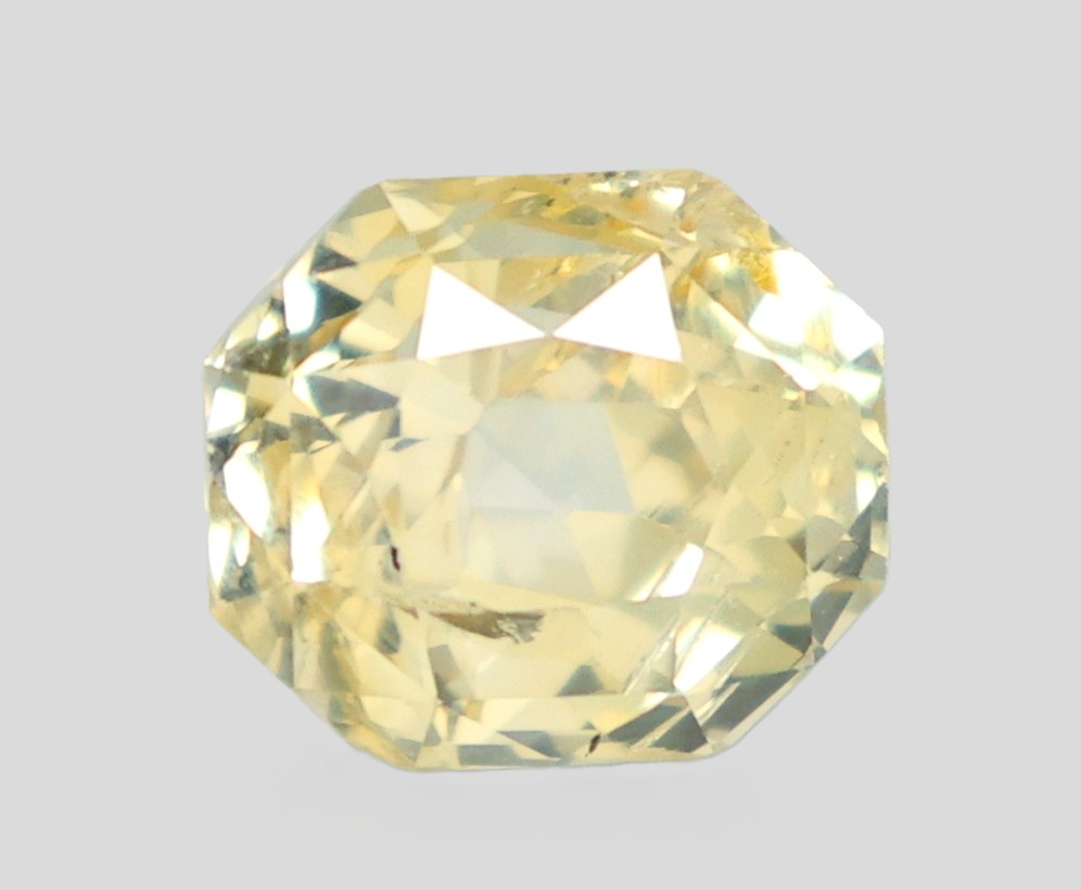 YELLOW SAPPHIRE 6.63 Ct. YELLOW SAPPHIRE 6.63 Ct.