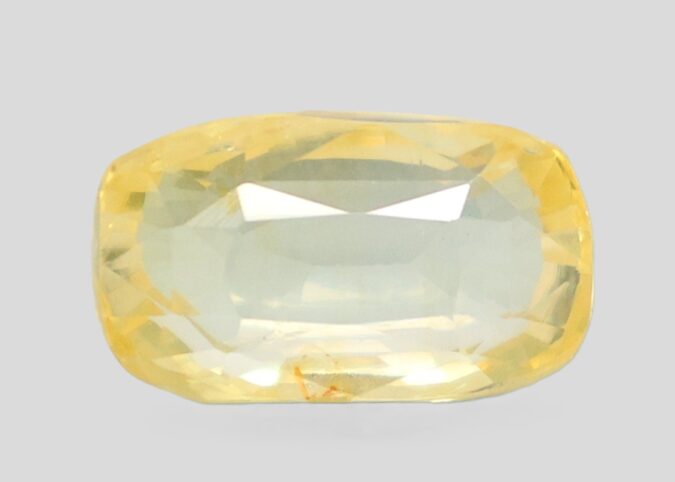 YELLOW SAPPHIRE 6.57 Ct.
