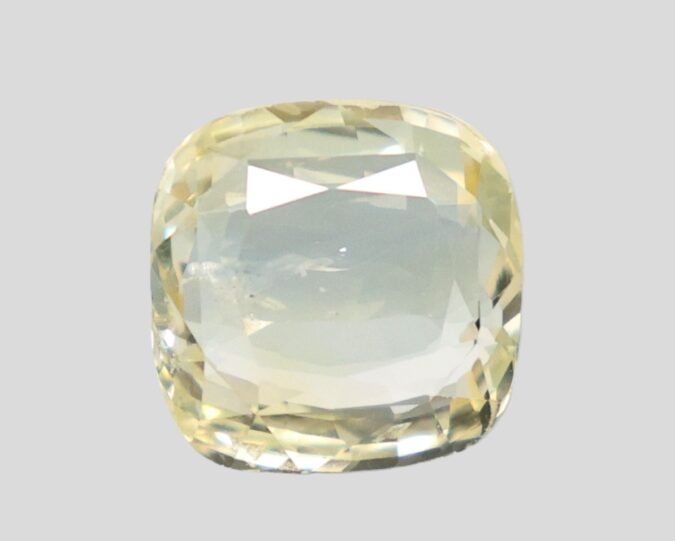 YELLOW SAPPHIRE 6.06 Ct. YELLOW SAPPHIRE 6.06 Ct.