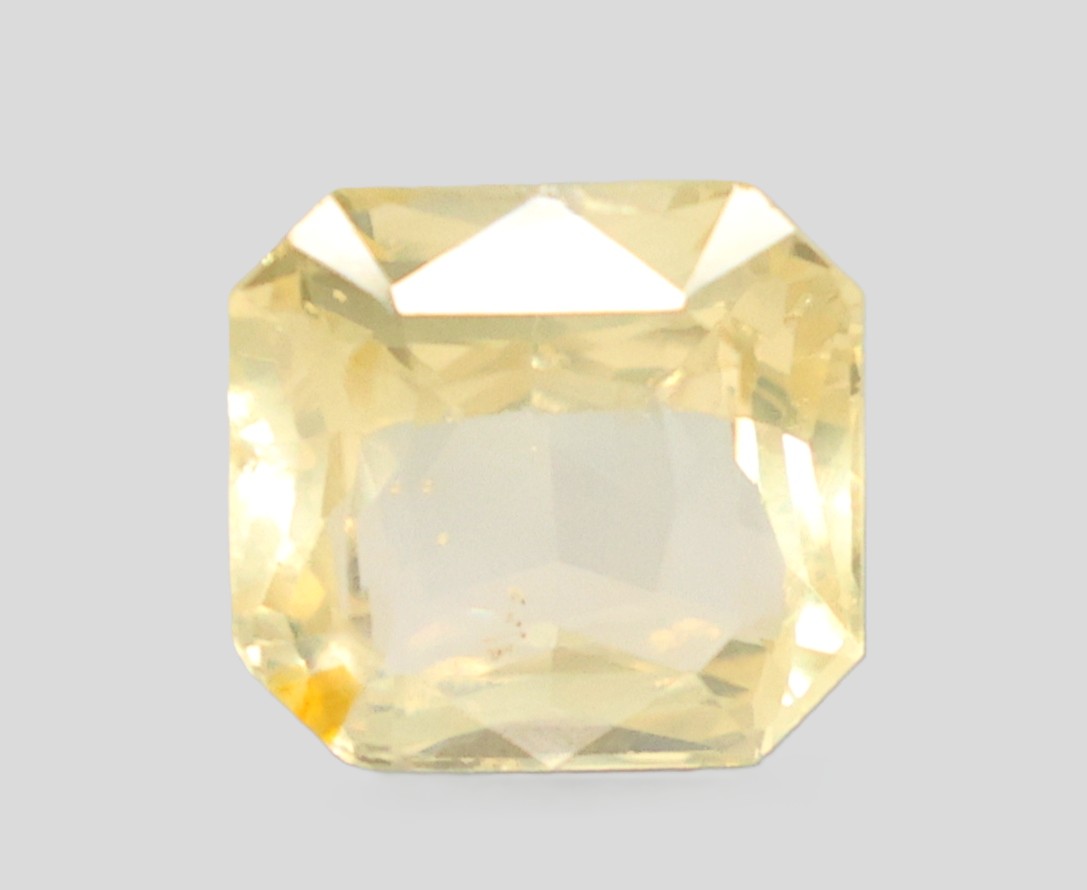 YELLOW SAPPHIRE 6.06 Ct. YELLOW SAPPHIRE 6.06 Ct.