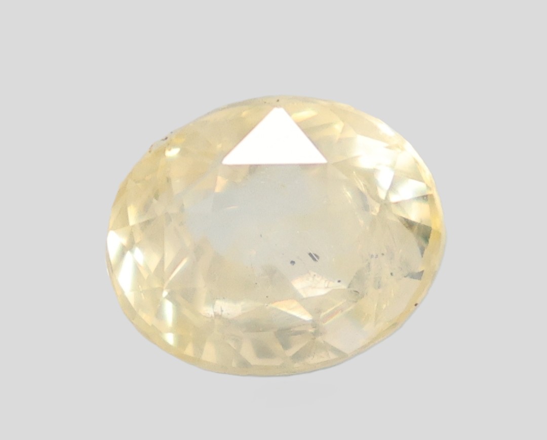 YELLOW SAPPHIRE 5.19 Ct. YELLOW SAPPHIRE 5.19 Ct.