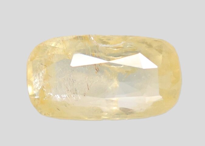 YELLOW SAPPHIRE 4.93 Ct.