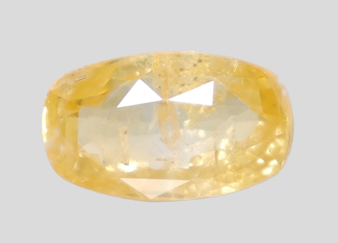 YELLOW SAPPHIRE 6.71 Ct.