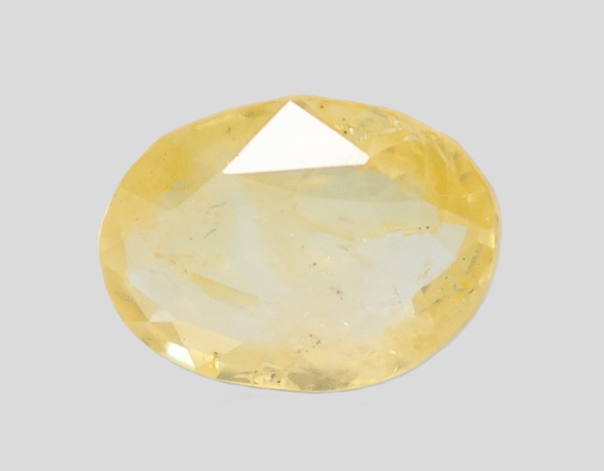 YELLOW SAPPHIRE 4.93 Ct.