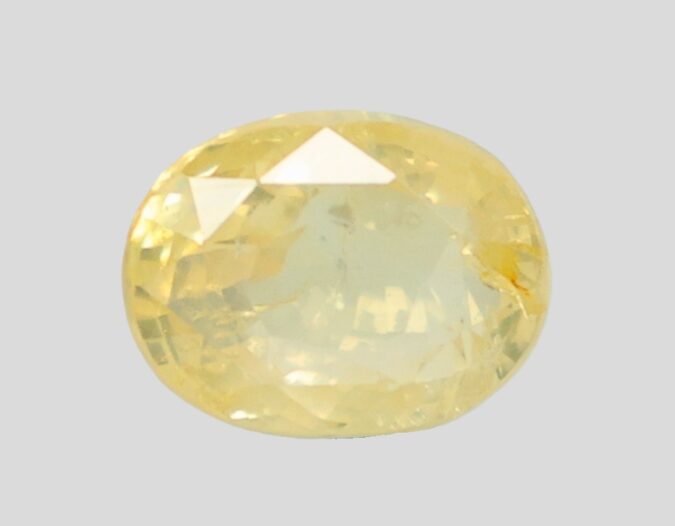 YELLOW SAPPHIRE 3.07 Ct. YELLOW SAPPHIRE 3.07 Ct.