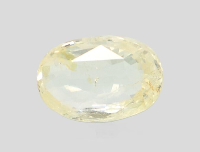YELLOW SAPPHIRE 3.57 Ct. YELLOW SAPPHIRE 3.57 Ct.