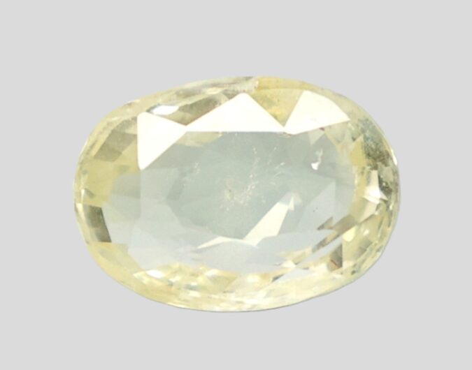YELLOW SAPPHIRE 3.67 Ct.