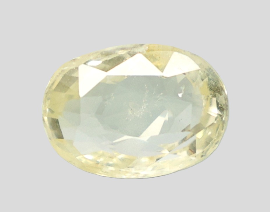 YELLOW SAPPHIRE 3.67 Ct.