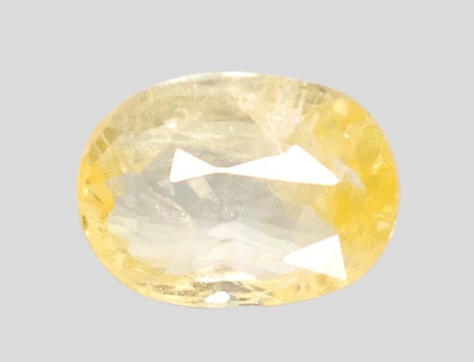 YELLOW SAPPHIRE 3.63 Ct.