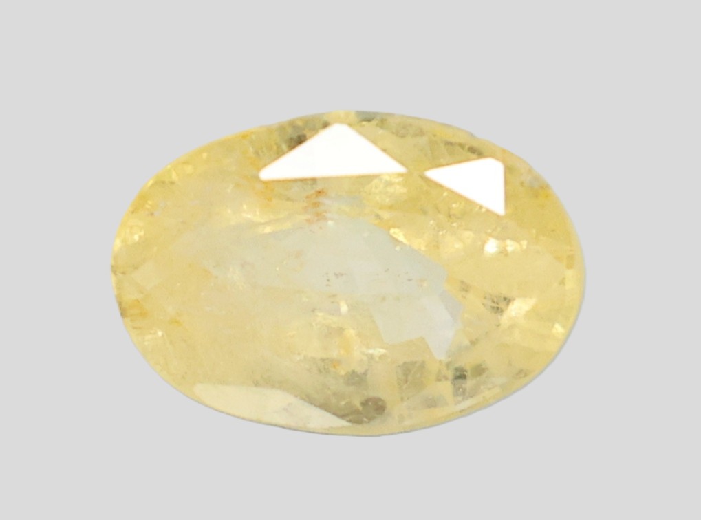 YELLOW SAPPHIRE 3.9 Ct.