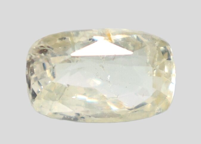 YELLOW SAPPHIRE 3.69 Ct. YELLOW SAPPHIRE 3.69 Ct.