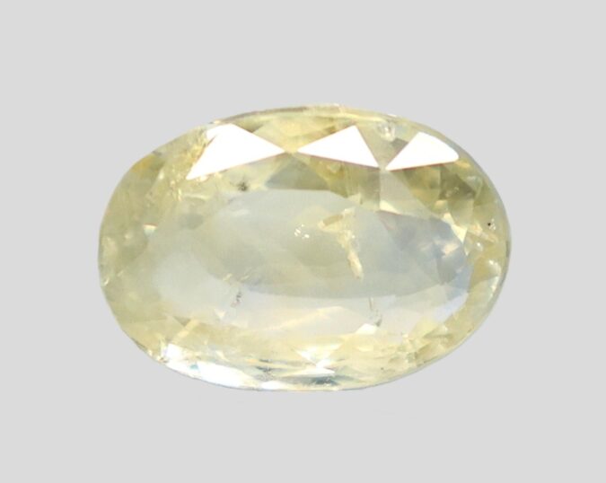 YELLOW SAPPHIRE 4.13 Ct.