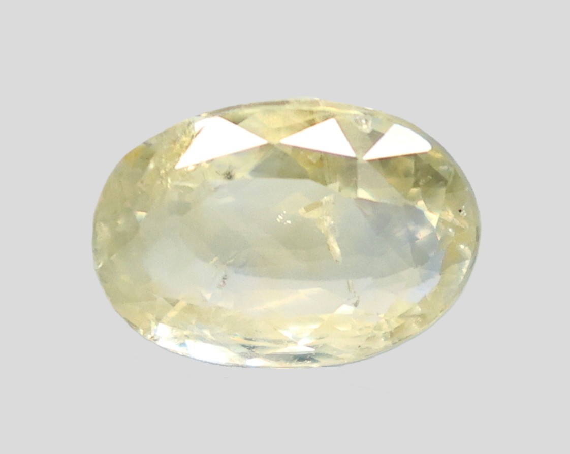 YELLOW SAPPHIRE 4.13 Ct.