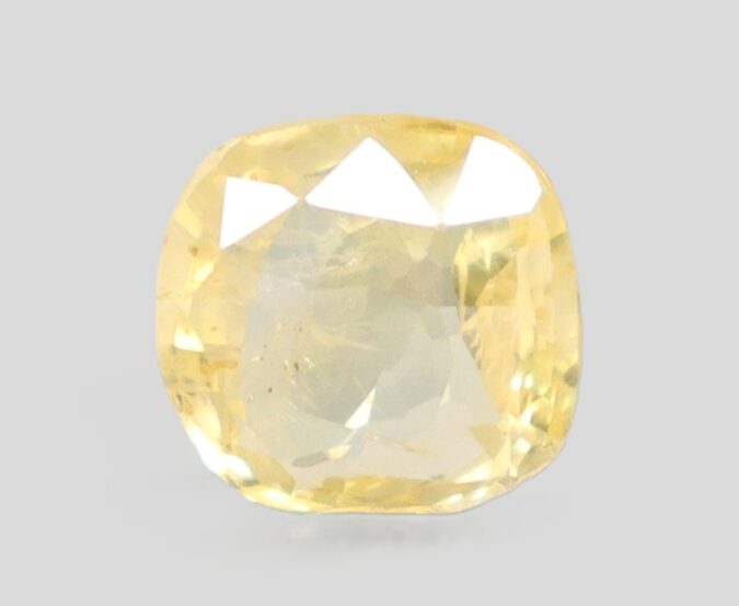 YELLOW SAPPHIRE 3.23 Ct. YELLOW SAPPHIRE 3.23 Ct.