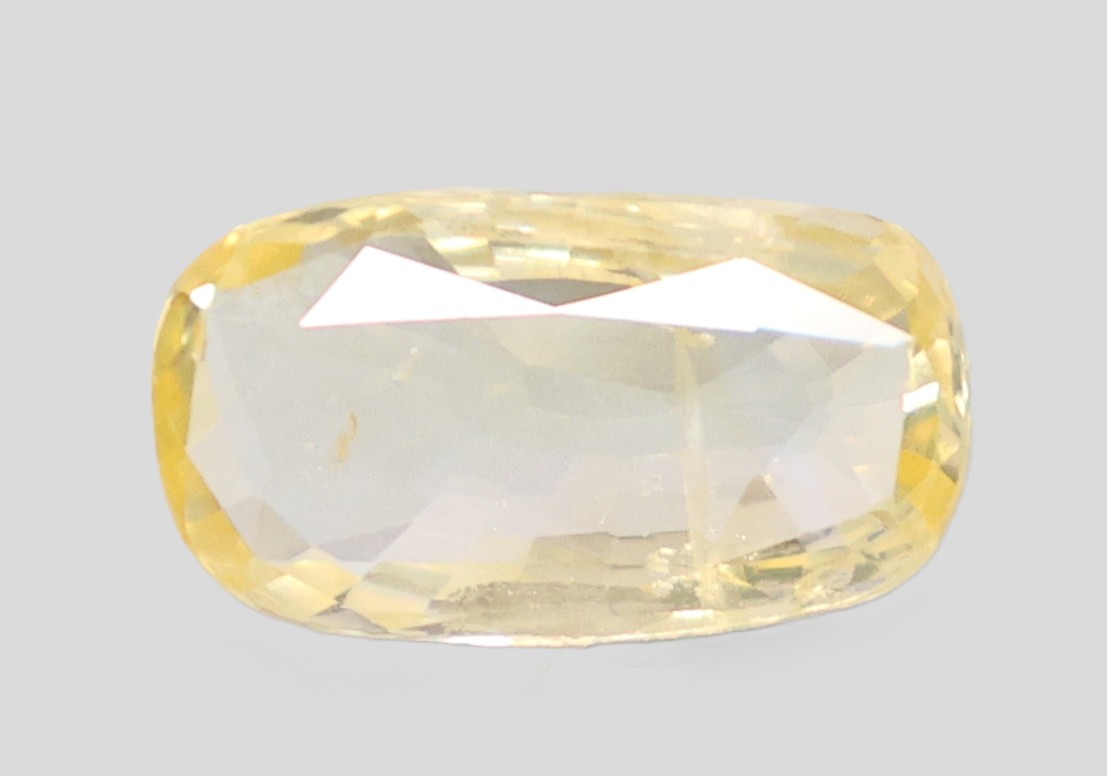 YELLOW SAPPHIRE 3.91 Ct.