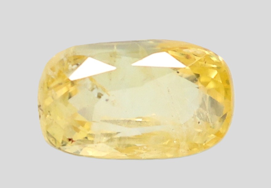 YELLOW SAPPHIRE 3.72 Ct.