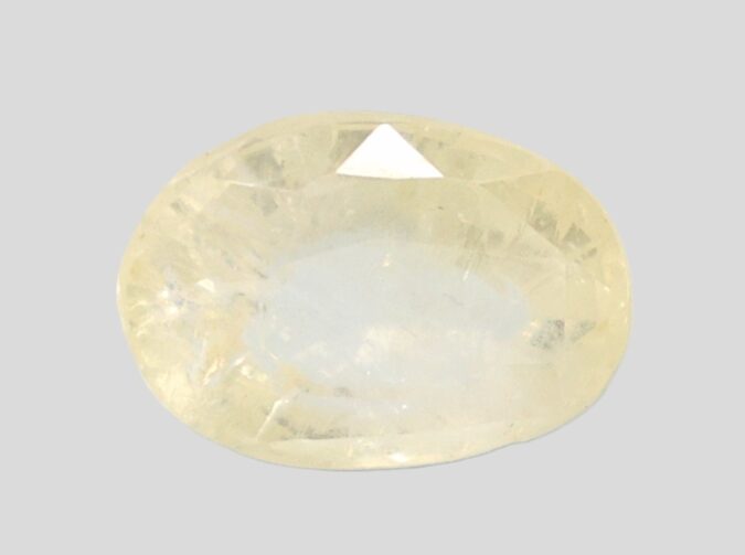 YELLOW SAPPHIRE 5.12 Ct.